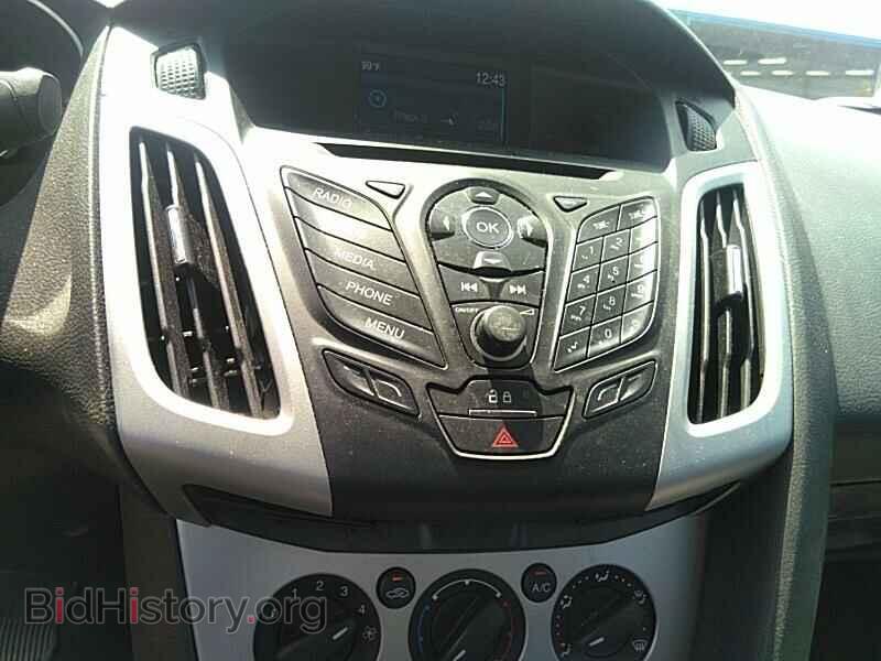 2014 Ford Focus - VIN: 1FADP3F26EL320121 - Photo 4