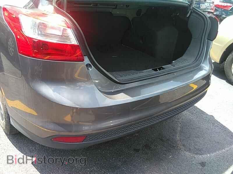 2014 Ford Focus - VIN: 1FADP3F26EL320121 - Photo 8