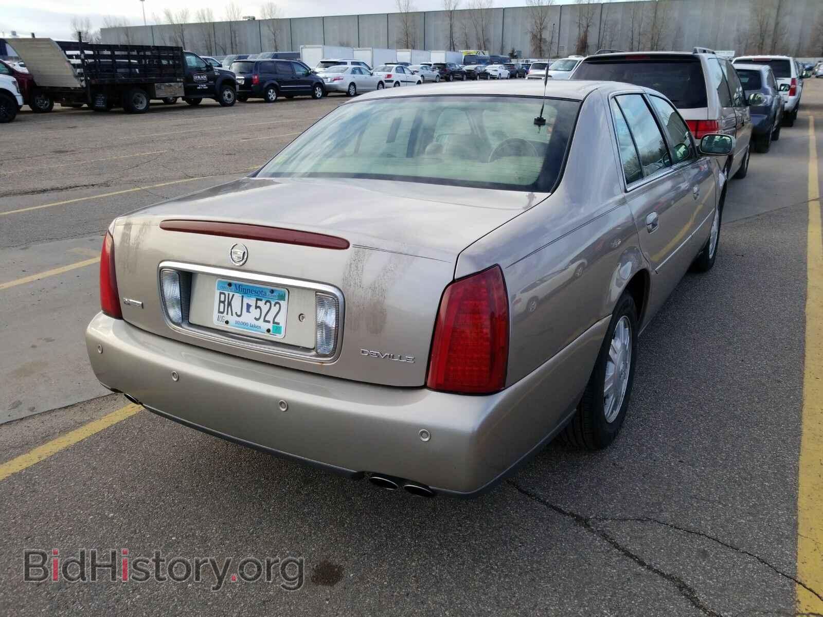 2004 Cadillac DeVille - VIN: 1G6KD54Y54U121697 - Photo 2