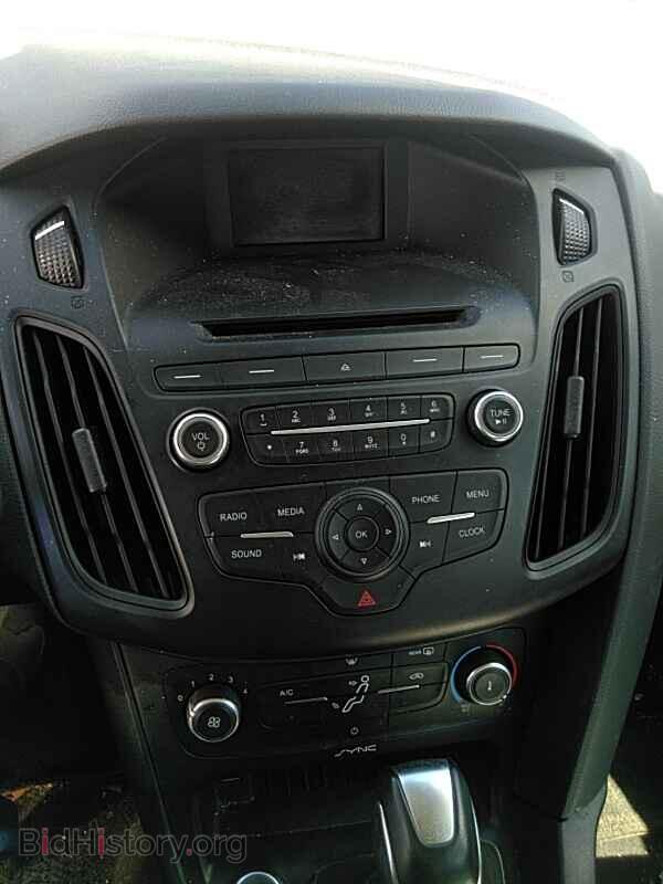 2015 Ford Focus - VIN: 1FADP3F28FL361027 - Photo 4