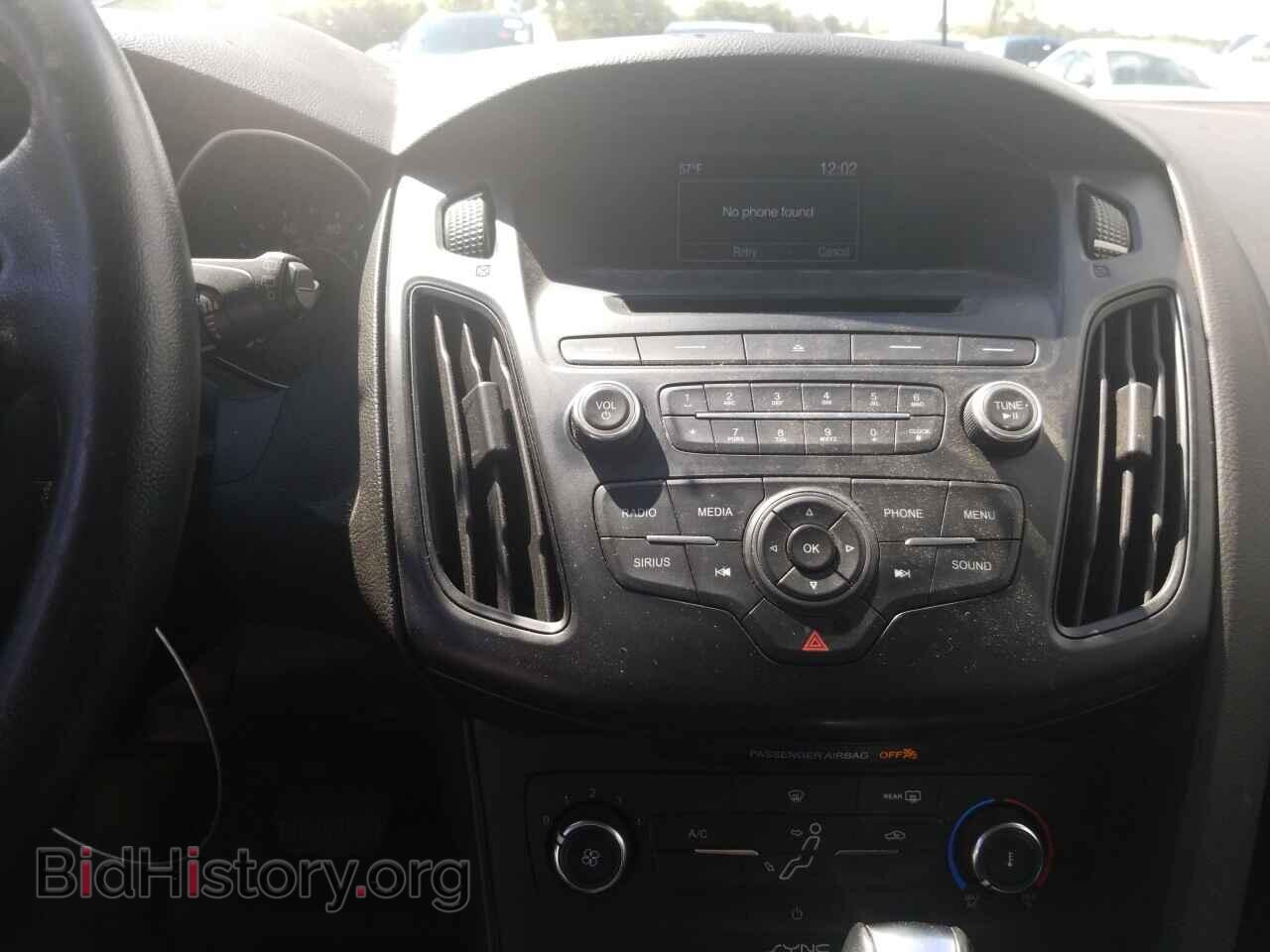 2015 Ford Focus - VIN: 1FADP3K22FL211341 - Photo 4
