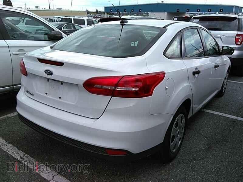 2017 Ford Focus - VIN: 1FADP3E25HL209033 - Фото 2