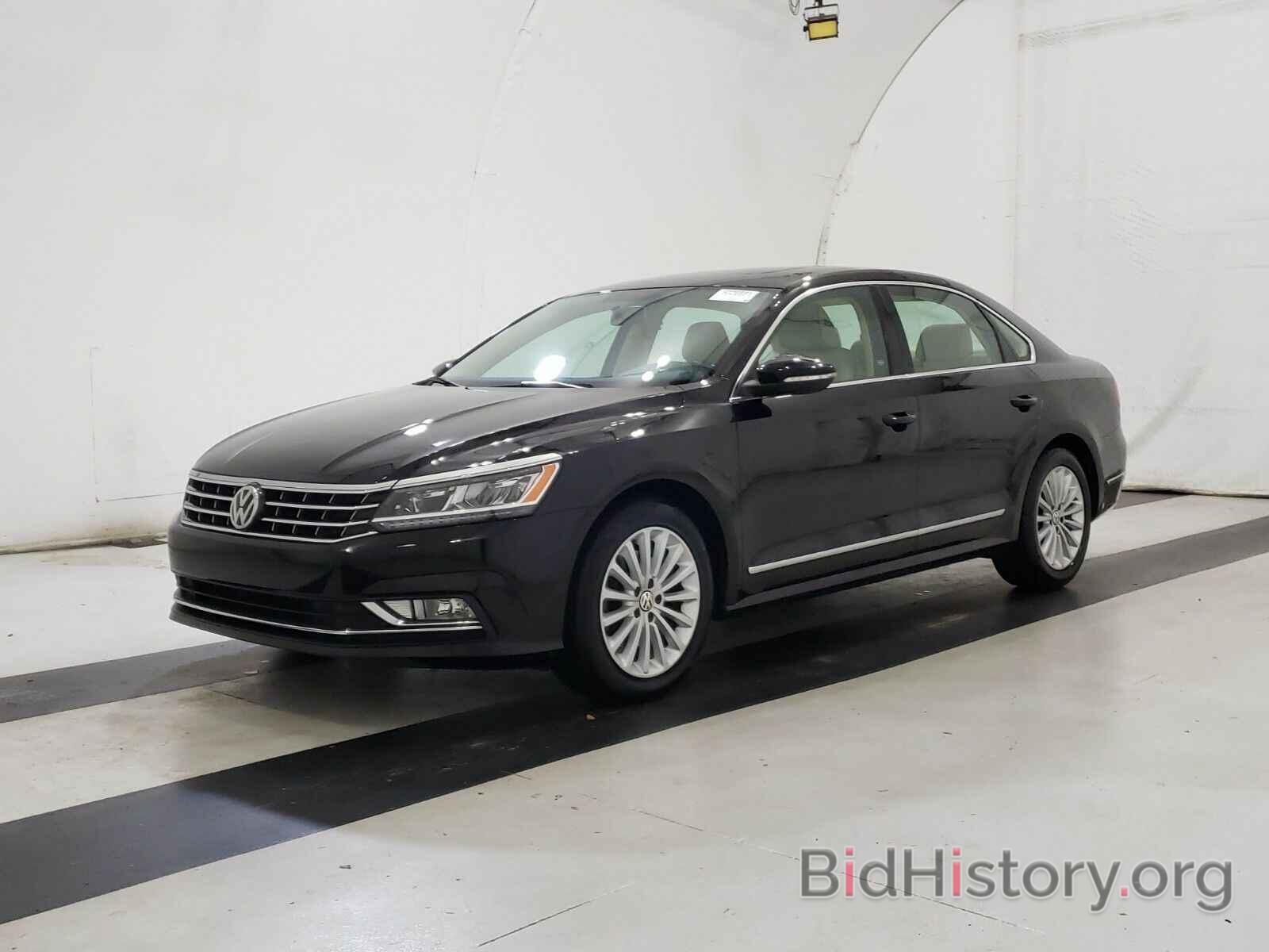 Photo 1VWBS7A30GC017536 - Volkswagen Passat 2016