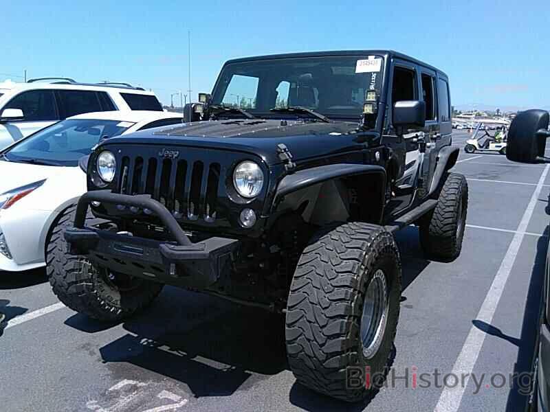 Photo 1J4BA6H13AL186262 - Jeep Wrangler Unlimited 2010