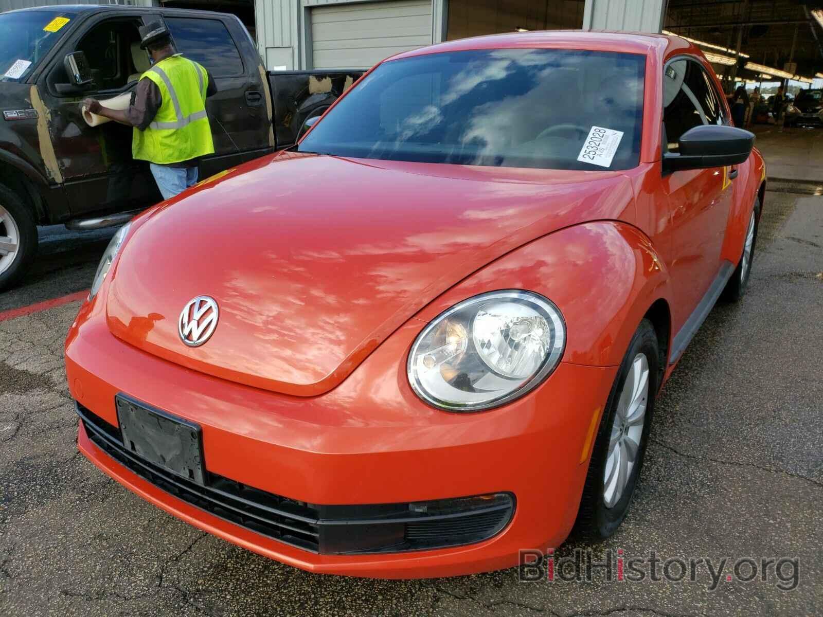 Photo 3VWF17AT3GM608494 - Volkswagen Beetle Coupe 2016