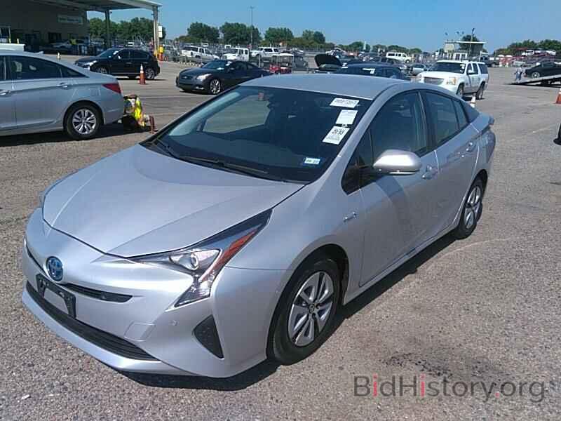 Photo JTDKARFUXJ3063708 - Toyota Prius 2018