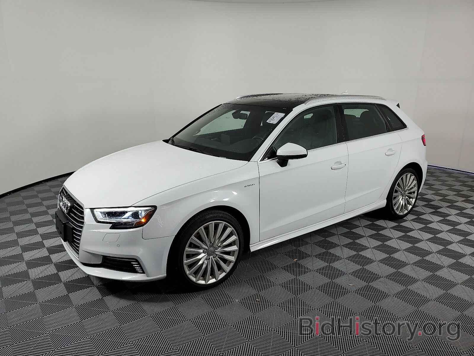 Photo WAUTPBFF7HA060165 - Audi A3 Sportback e-tron 2017