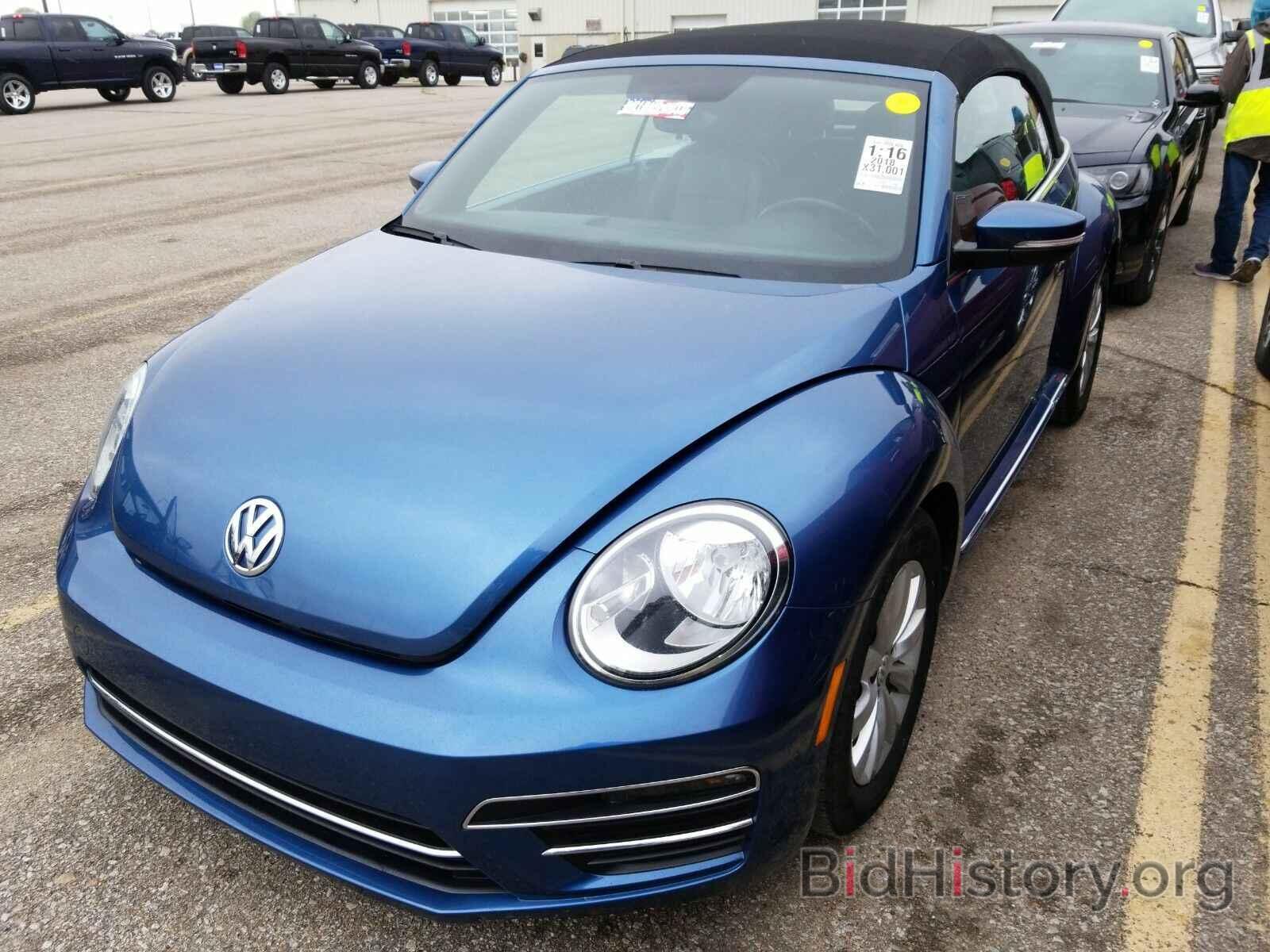 Photo 3VW5DAAT4JM502630 - Volkswagen Beetle Convertible 2018