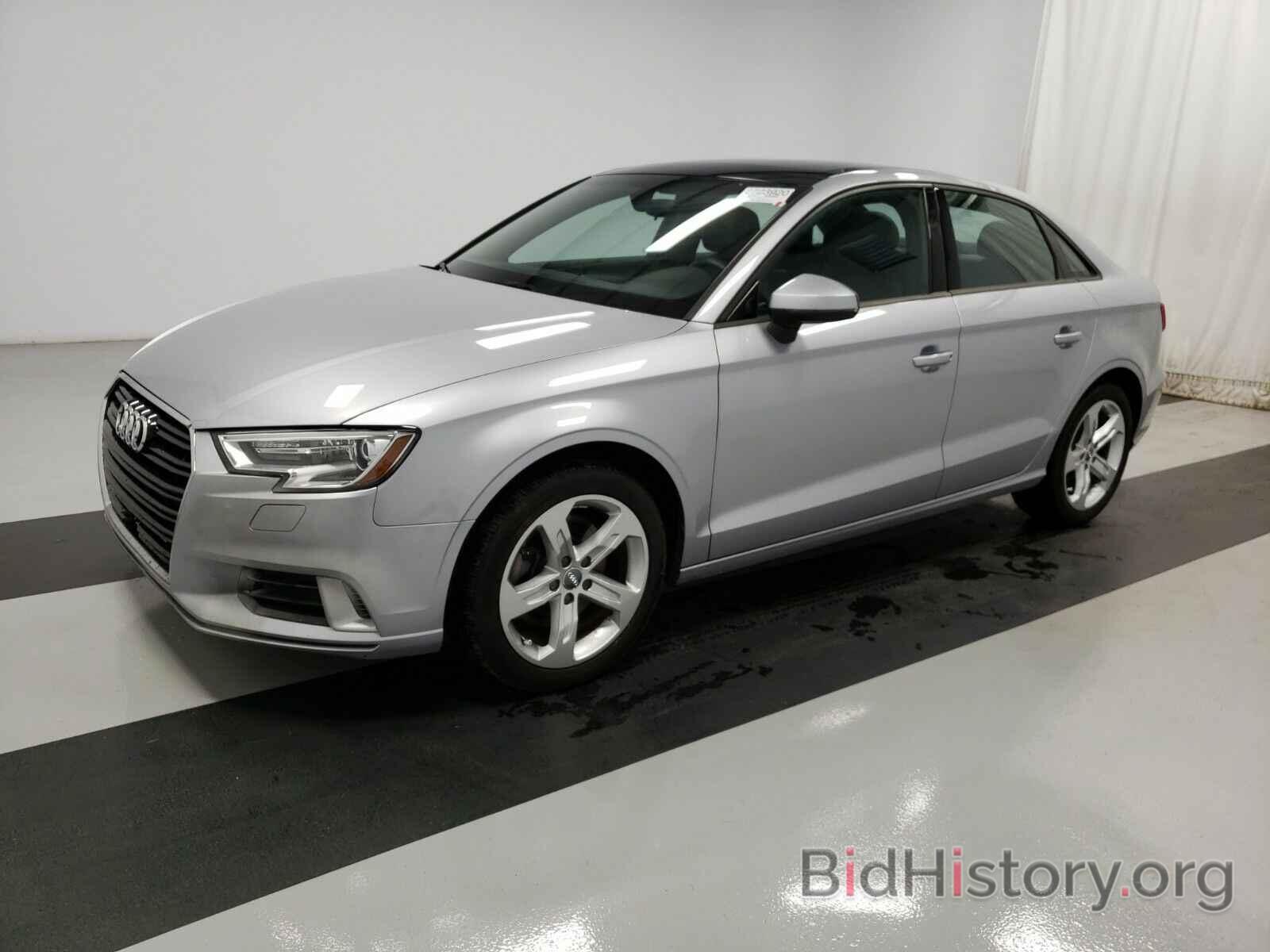 Photo WAUAUGFF0H1027960 - Audi A3 Sedan 2017