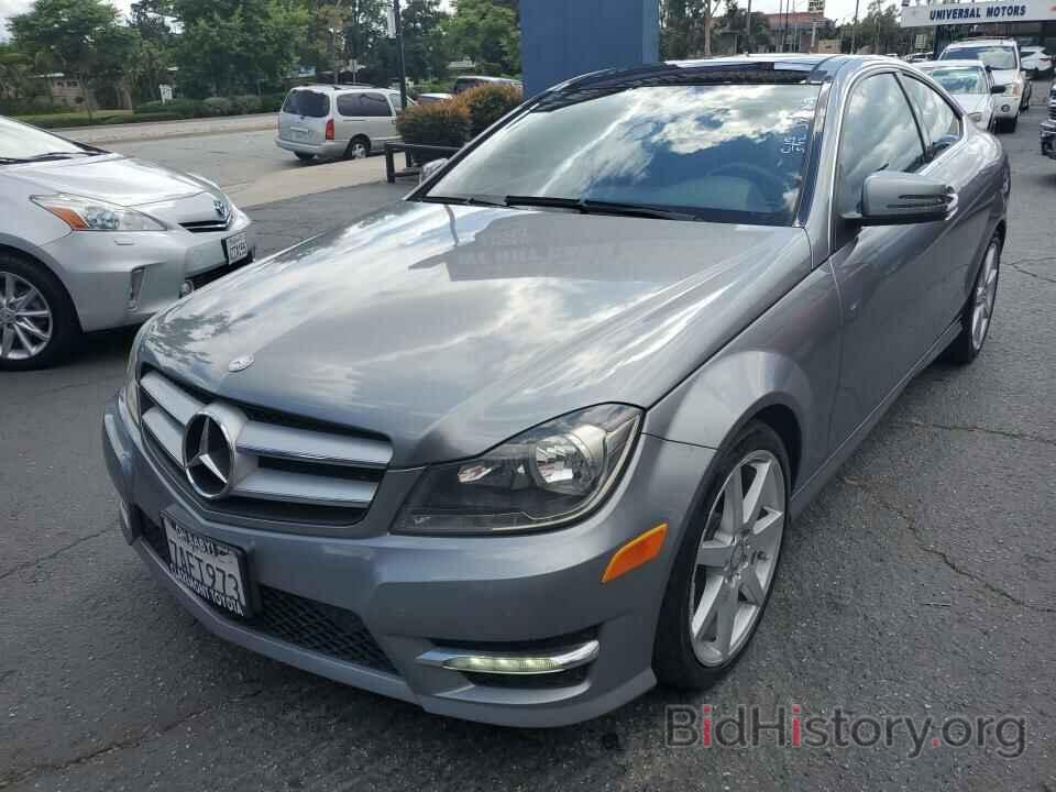 Photo WDDGJ4HB7DG065617 - Mercedes-Benz C-Class 2013