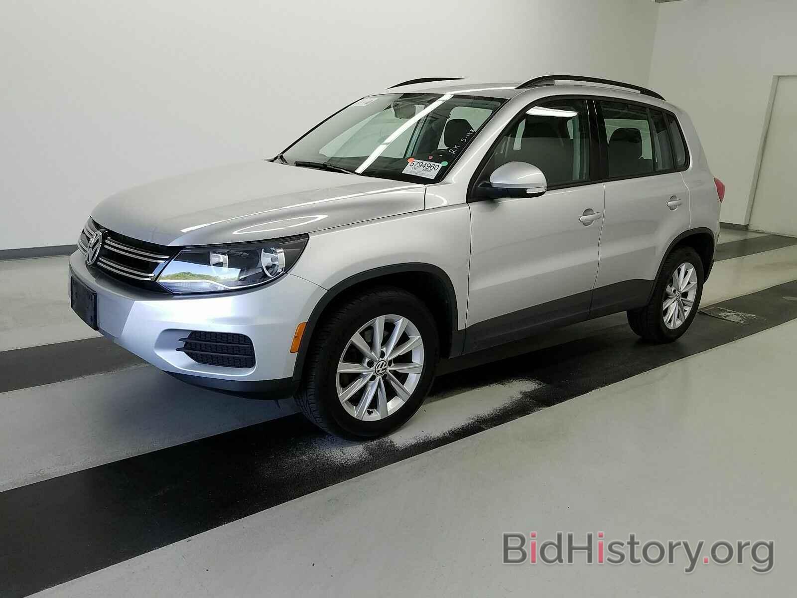 Photo WVGBV7AX3HK044259 - Volkswagen Tiguan Limited 2017