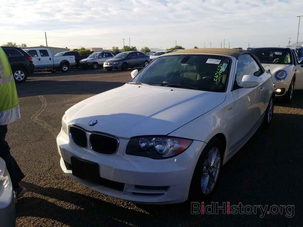 Photo WBAUN1C55BVH82429 - BMW 1 Series 2011