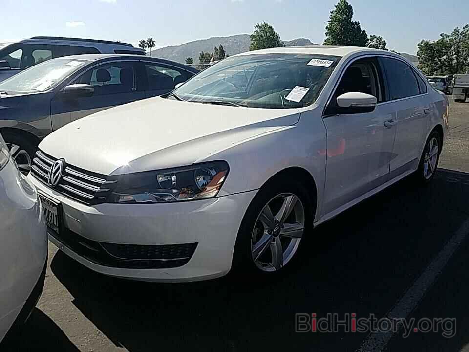 Photo 1VWBP7A36CC076182 - Volkswagen Passat 2012