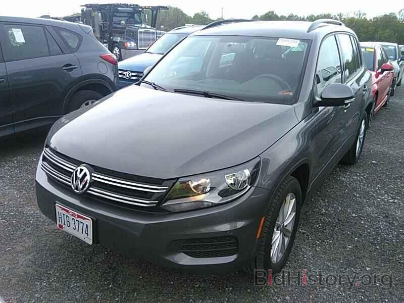 Photo WVGBV7AX0HK044946 - Volkswagen Tiguan Limited 2017
