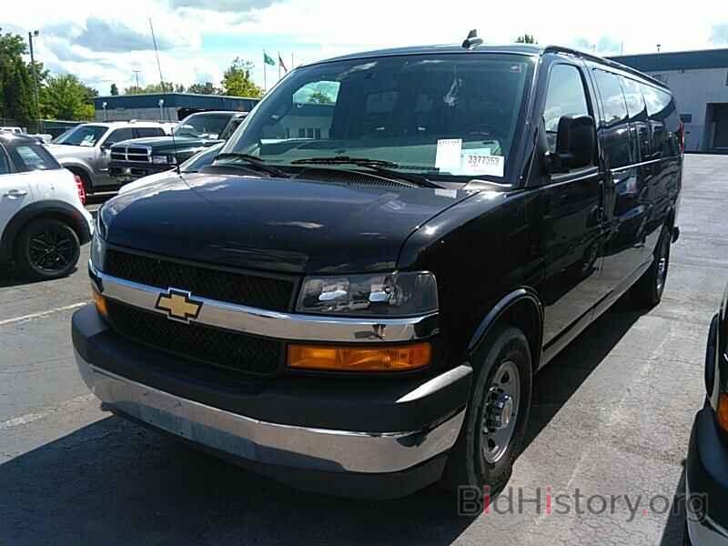 Photo 1GAZGPFG8J1187122 - Chevrolet Express Passenger 2018