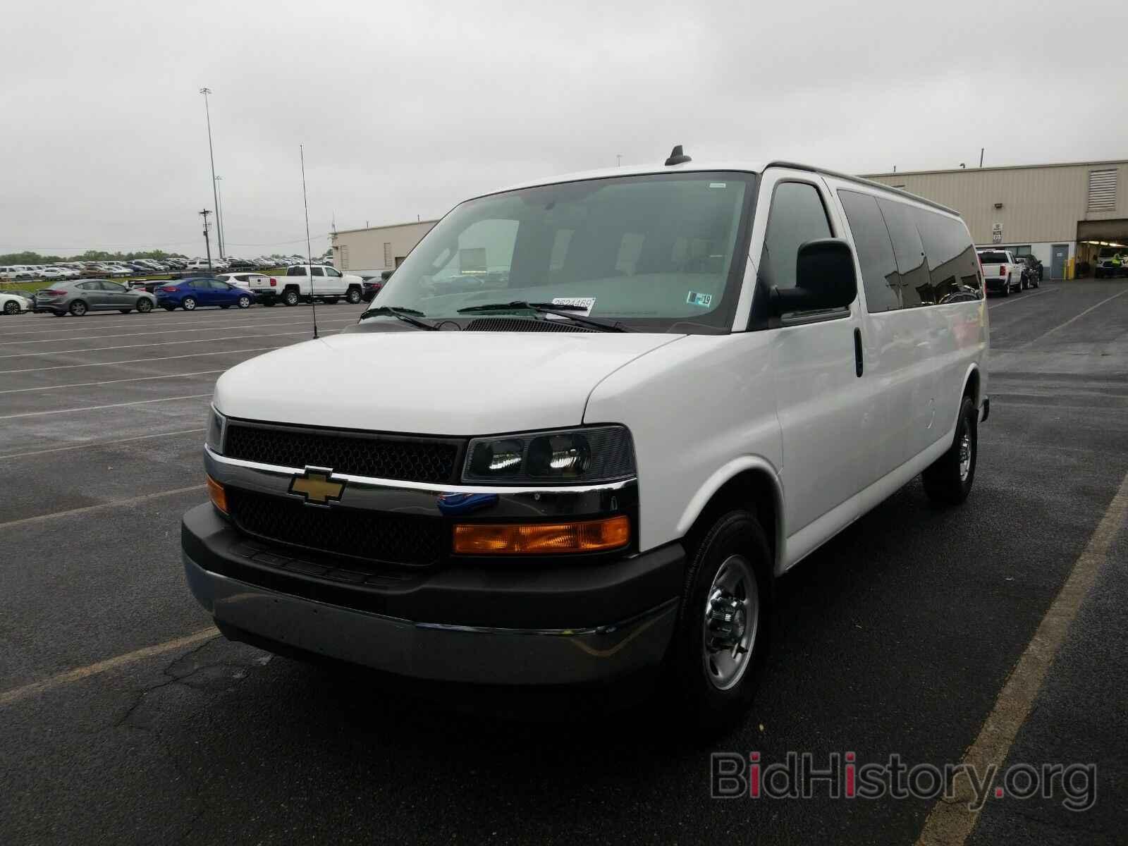 Photo 1GAZGPFG6J1331489 - Chevrolet Express Passenger 2018