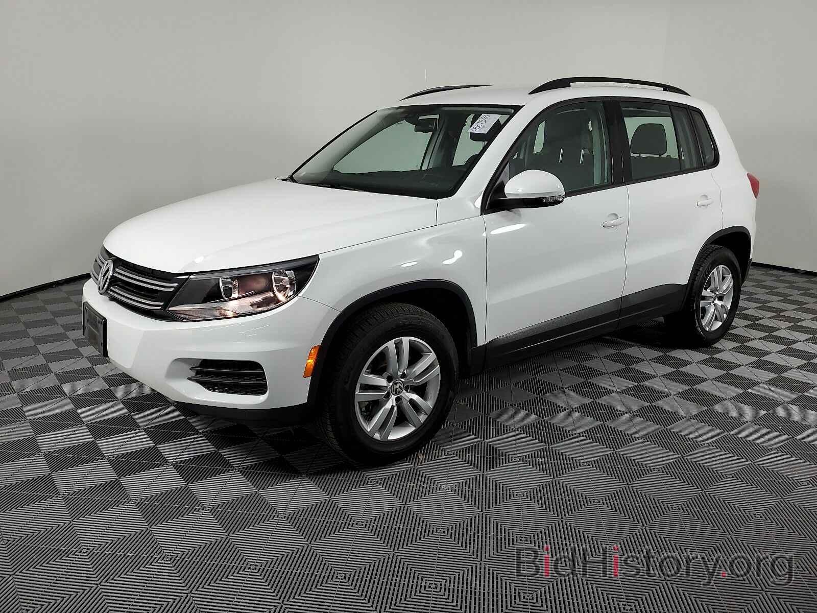 Photo WVGBV7AX5HK038351 - Volkswagen Tiguan 2017