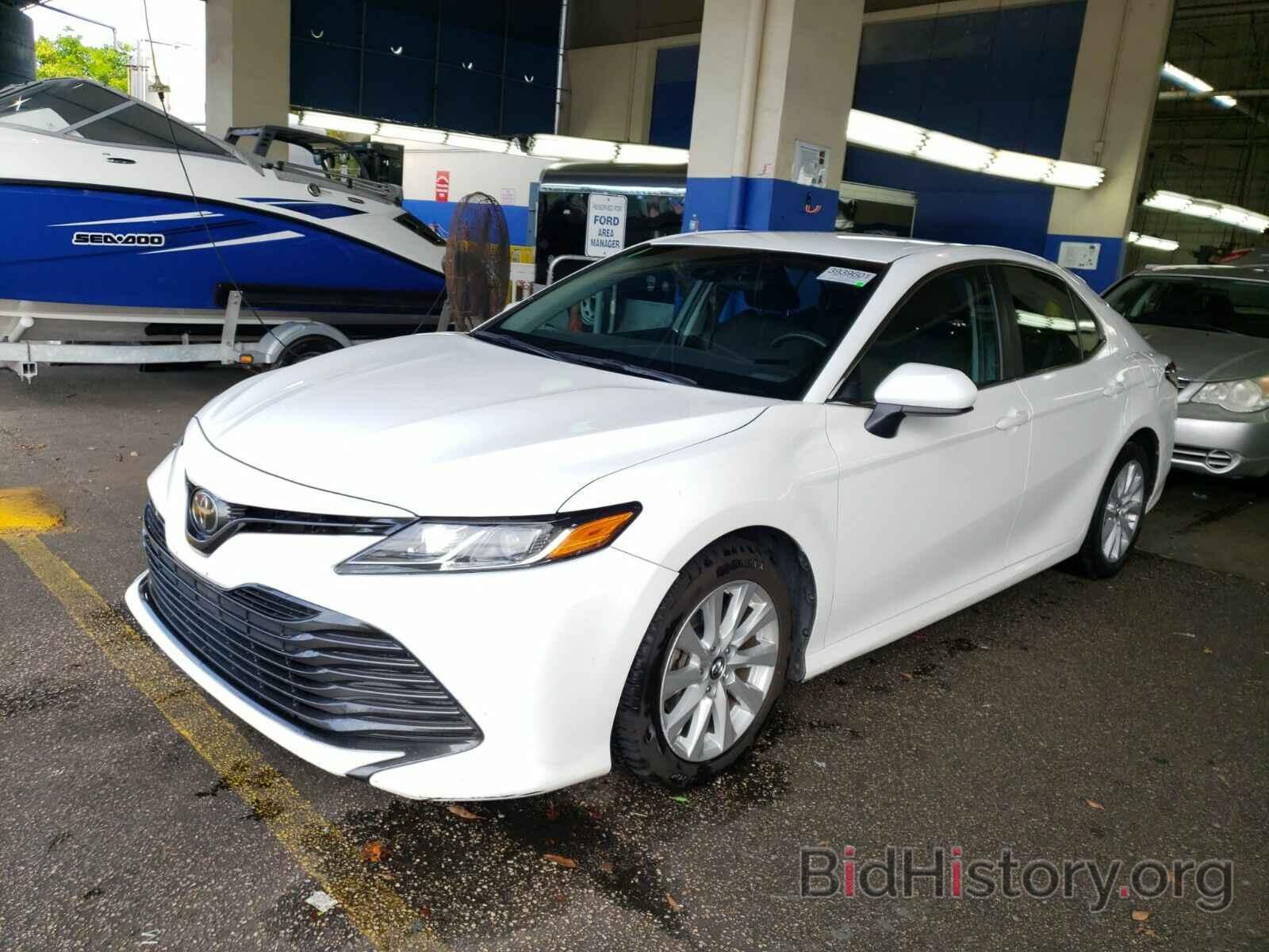 Photo 4T1B11HKXJU100730 - Toyota Camry 2018