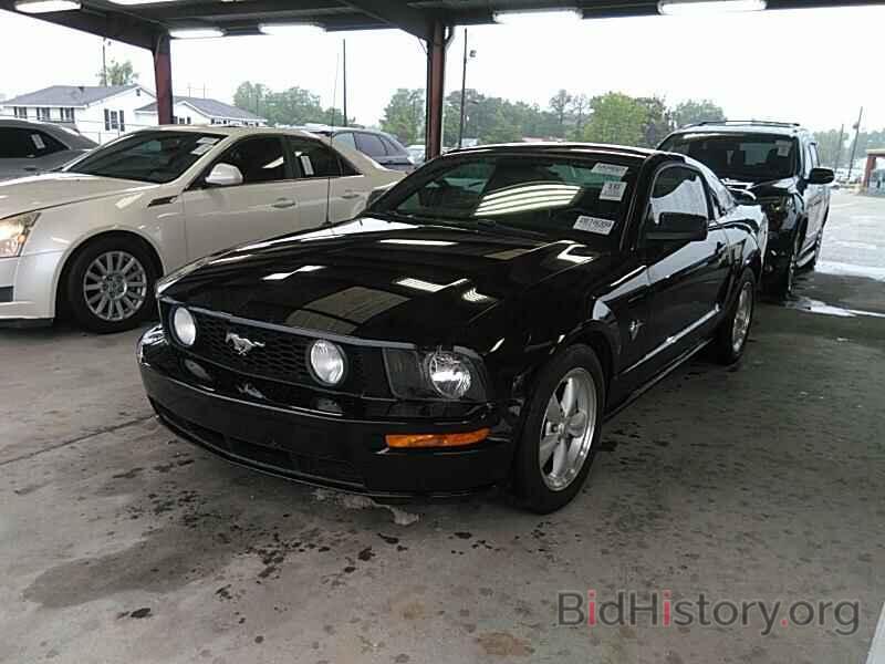 Photo 1ZVHT82H895101523 - Ford Mustang 2009