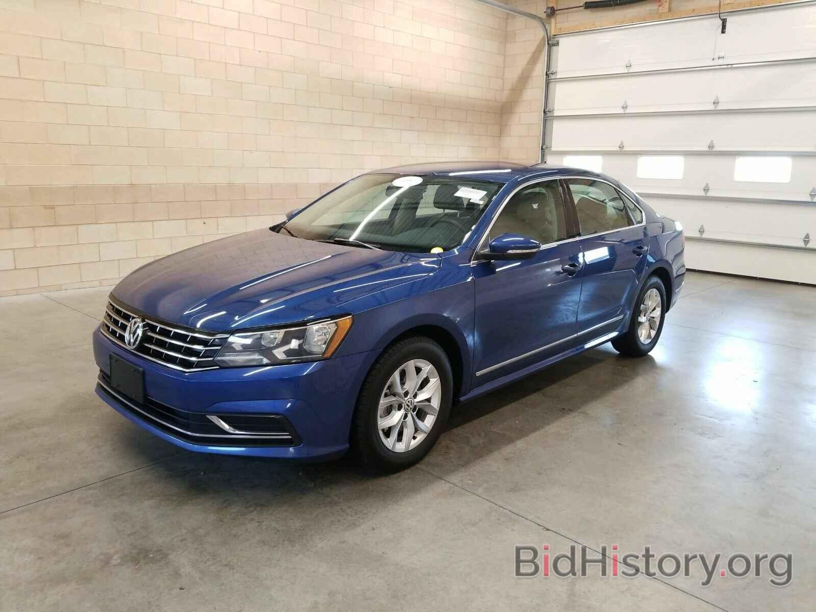 Photo 1VWAT7A33GC011593 - Volkswagen Passat 2016