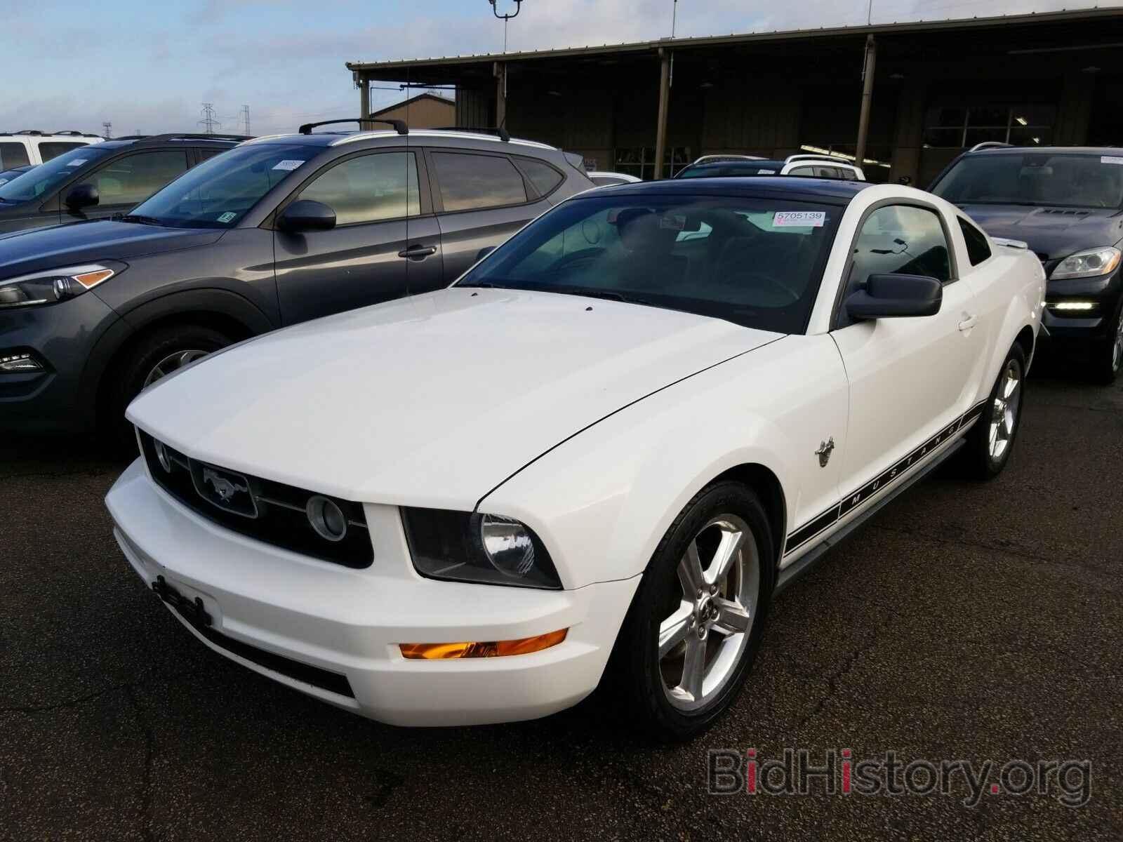 Photo 1ZVHT80N795100064 - Ford Mustang 2009