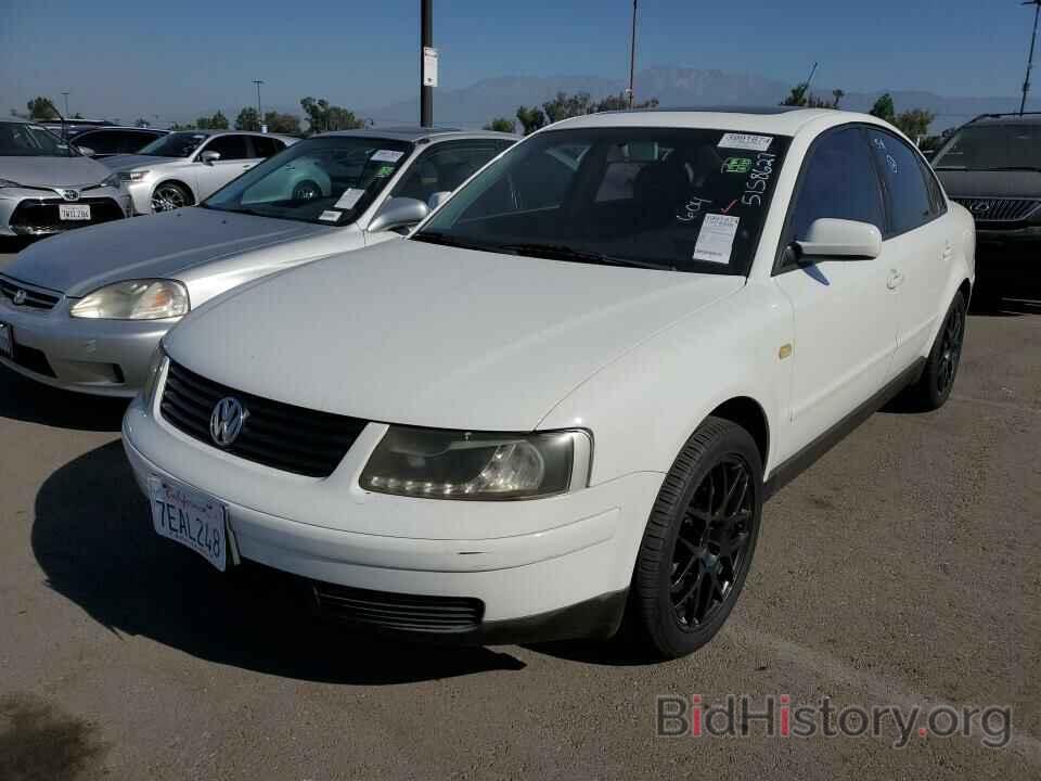 Photo WVWMD63B2XE423701 - Volkswagen Passat 1999