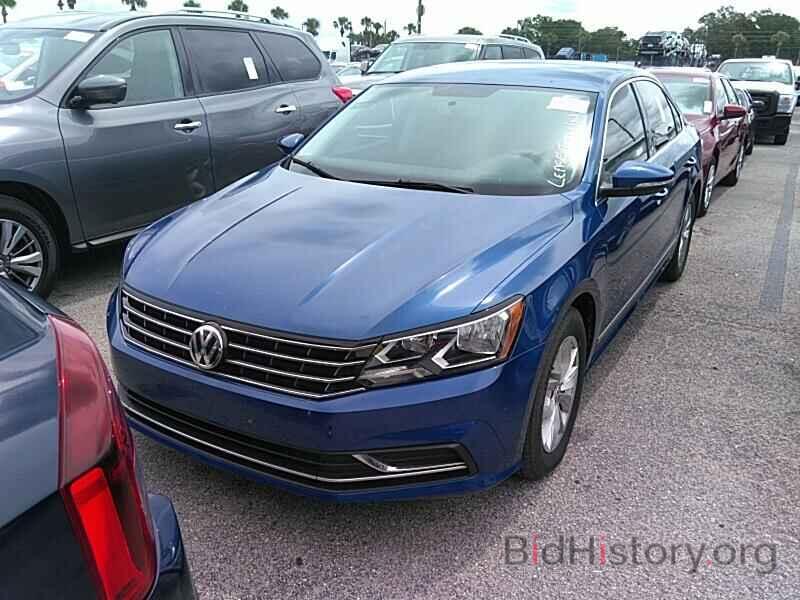 Photo 1VWAT7A33HC010543 - Volkswagen Passat 2017