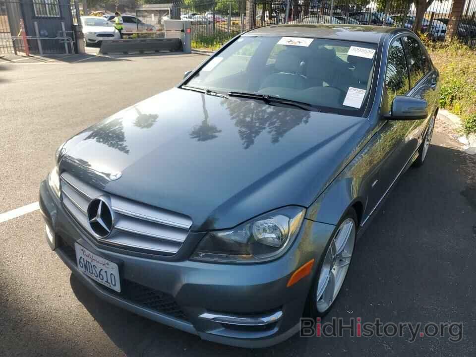 Photo WDDGF4HB9CR223430 - Mercedes-Benz C-Class 2012