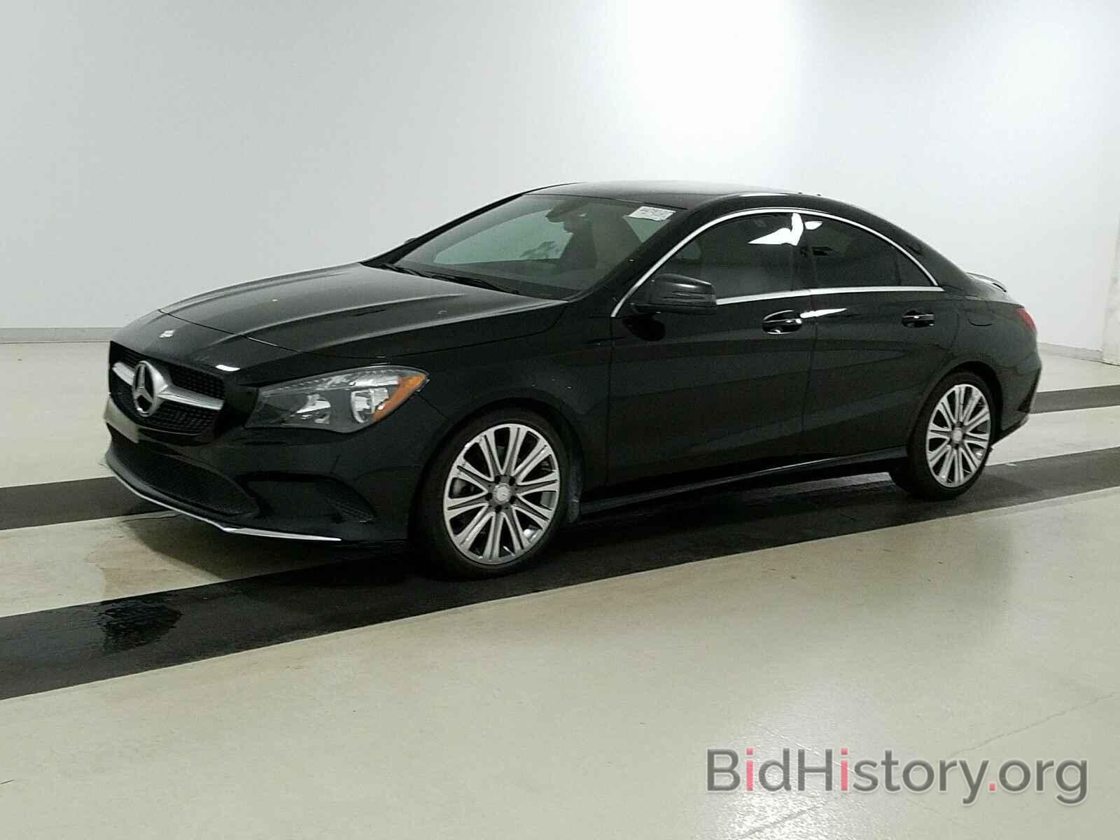 Photo WDDSJ4EB4HN490308 - Mercedes-Benz CLA 2017