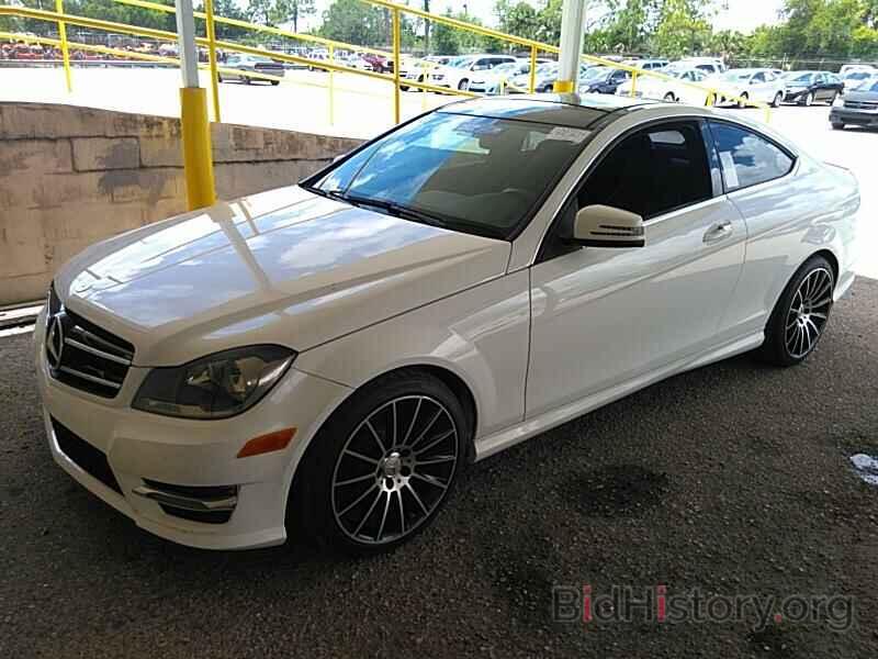 Photo WDDGJ4HB2FG374740 - Mercedes-Benz C-Class 2015