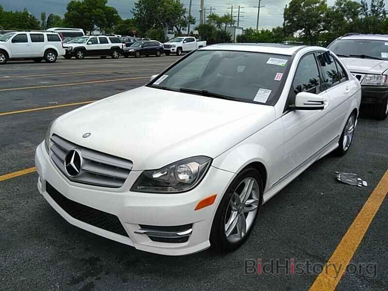 Photo WDDGF4HB2DR294745 - Mercedes-Benz C-Class 2013