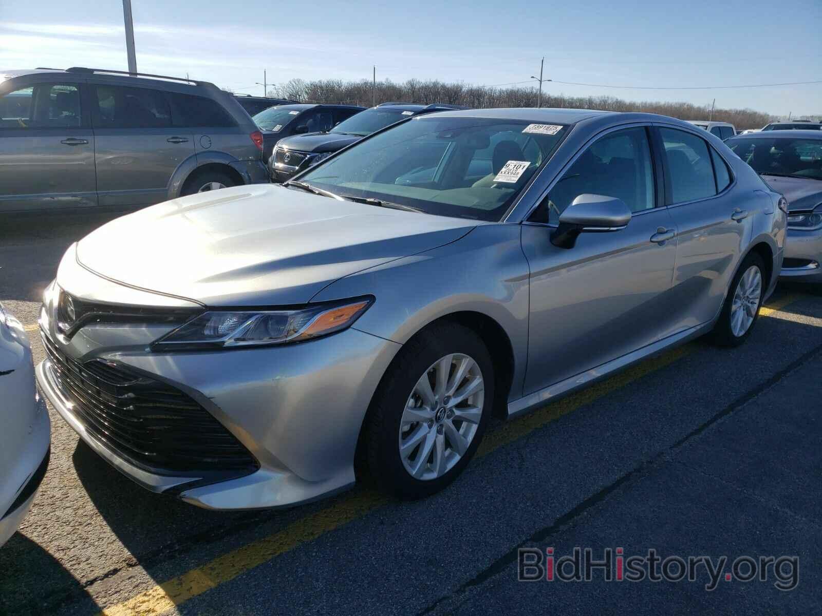 Photo 4T1B11HK1KU817910 - Toyota Camry LE 2019