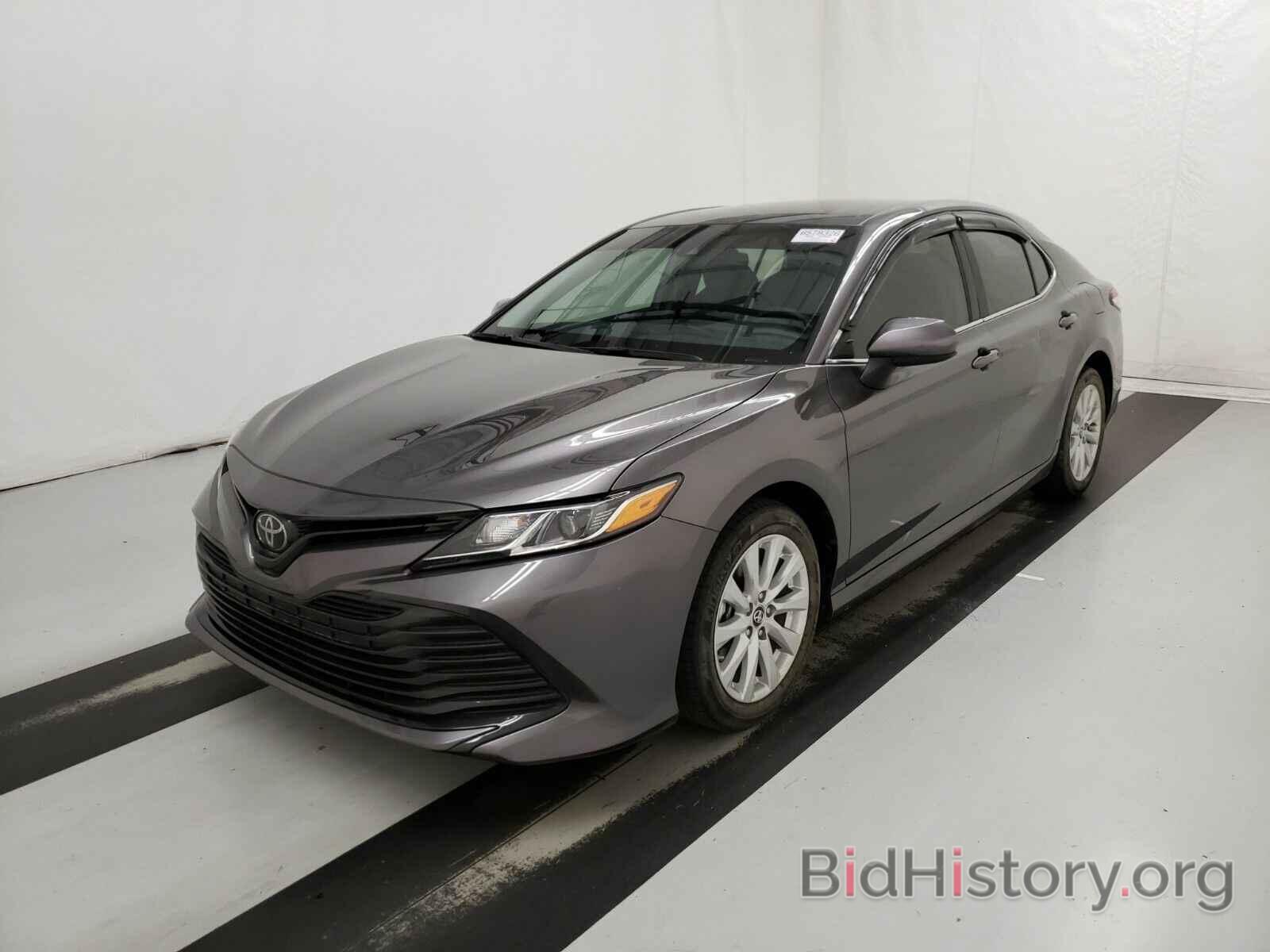 Photo 4T1B11HK9KU841579 - Toyota Camry LE 2019