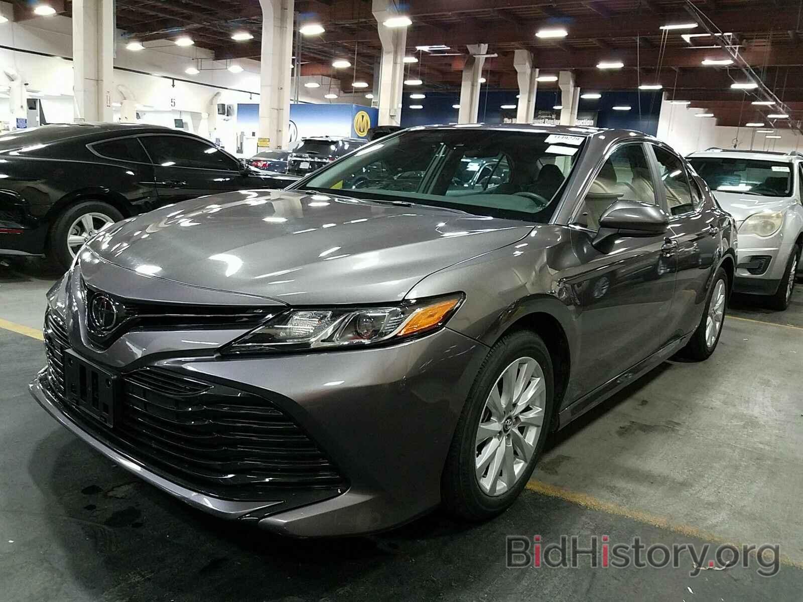 Photo 4T1B11HK5KU257065 - Toyota Camry LE 2019