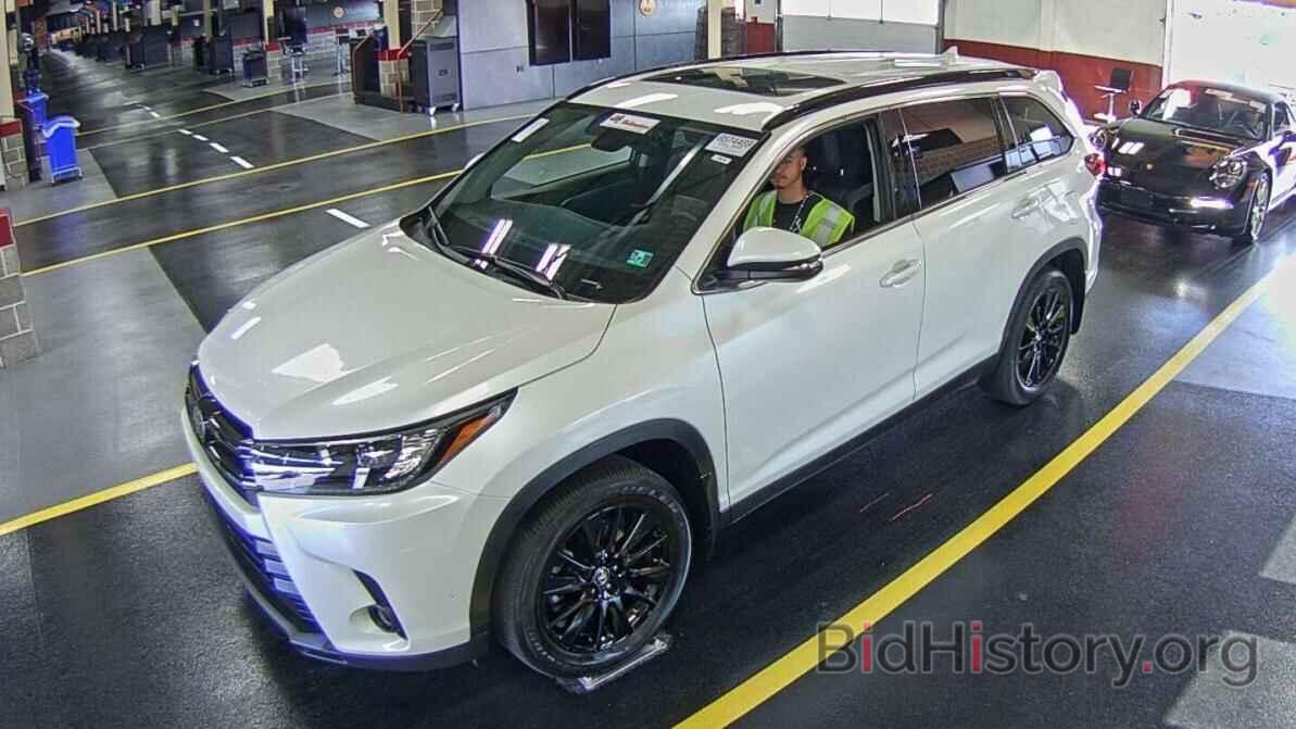 Photo 5TDJZRFH0KS937023 - Toyota Highlander 2019