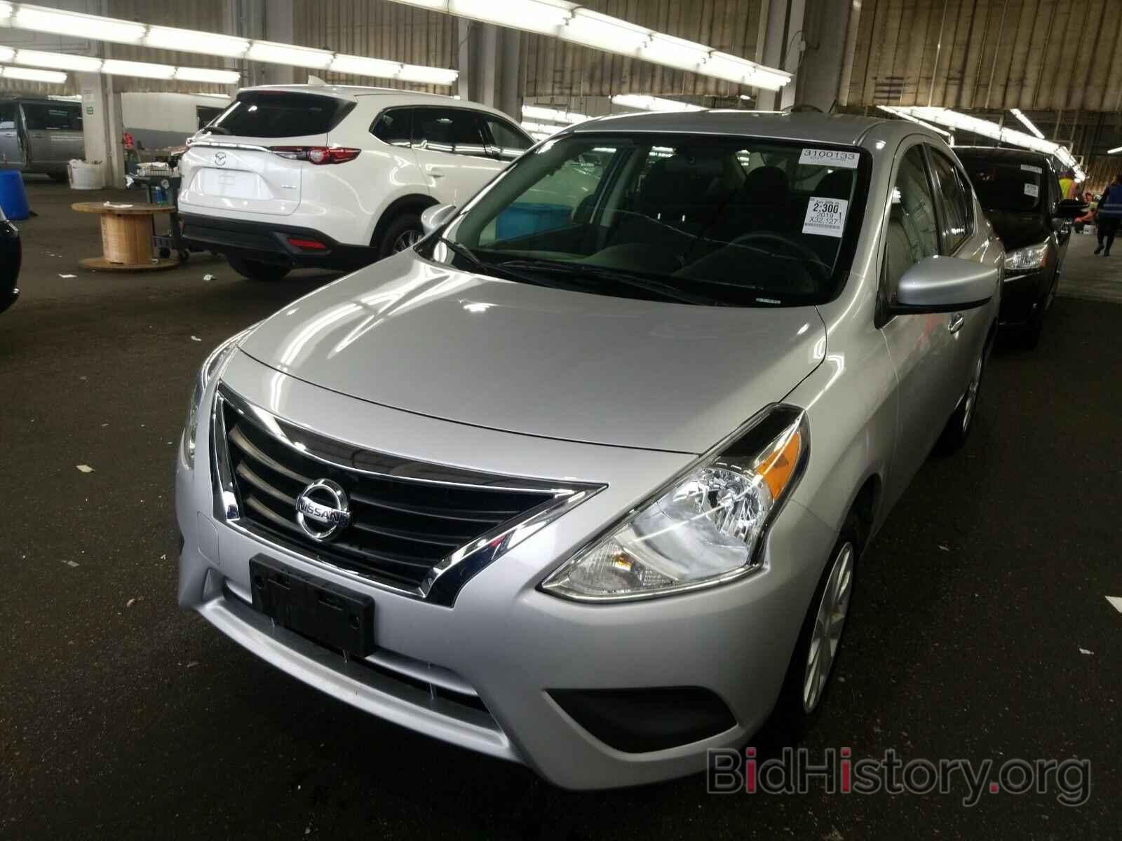 Photo 3N1CN7AP5KL823034 - Nissan Versa Sedan 2019