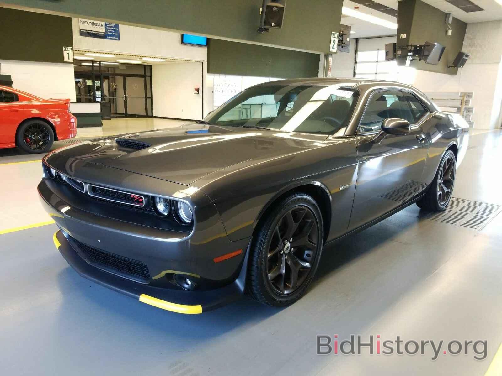 Photo 2C3CDZBT8KH758393 - Dodge Challenger 2019