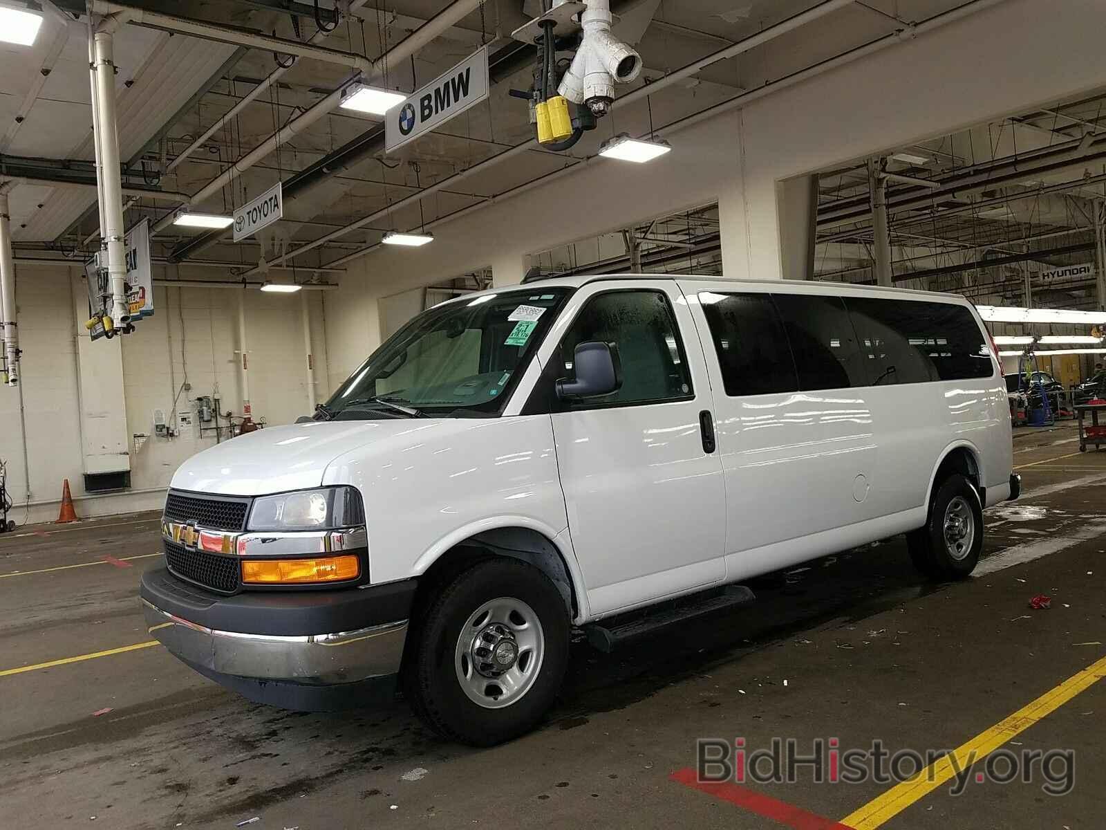 Photo 1GAZGPFG4K1285596 - Chevrolet Express Passenger 2019