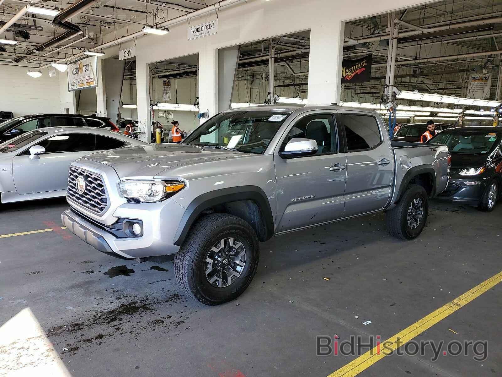 Фотография 5TFCZ5AN3LX221582 - Toyota Tacoma 4WD 2020