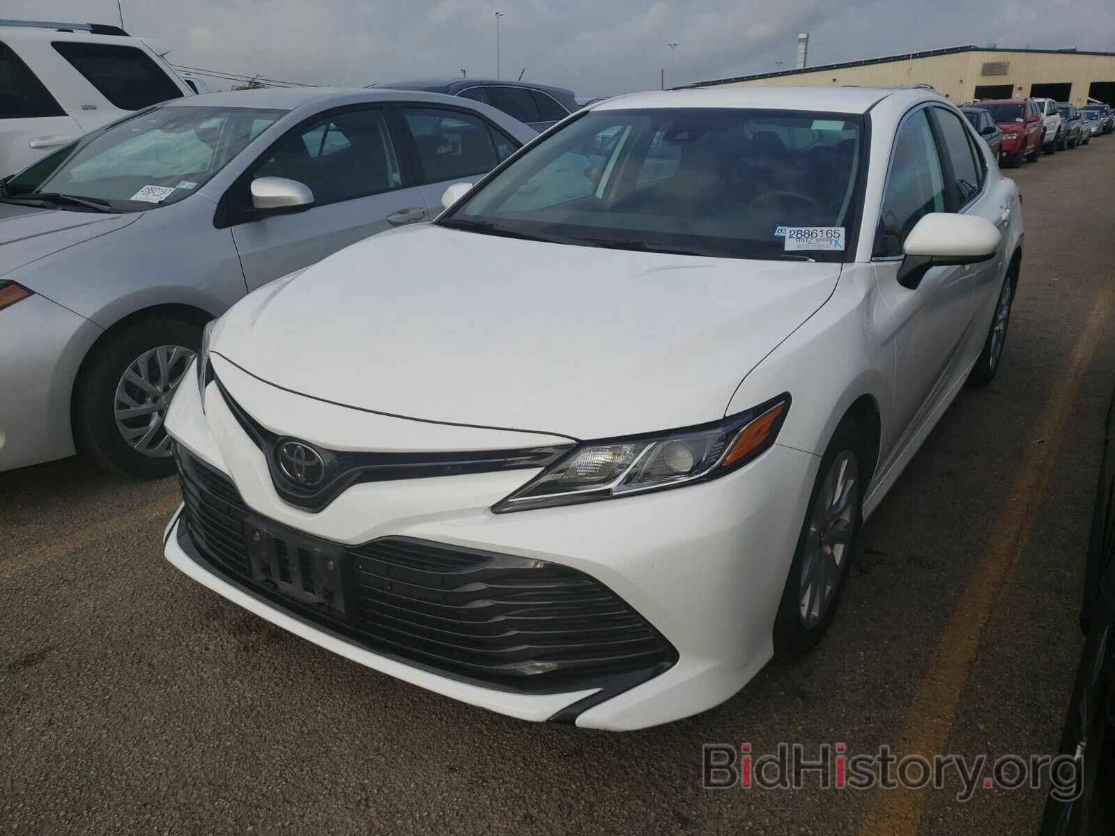 Photo 4T1B11HK1KU770443 - Toyota Camry LE 2019