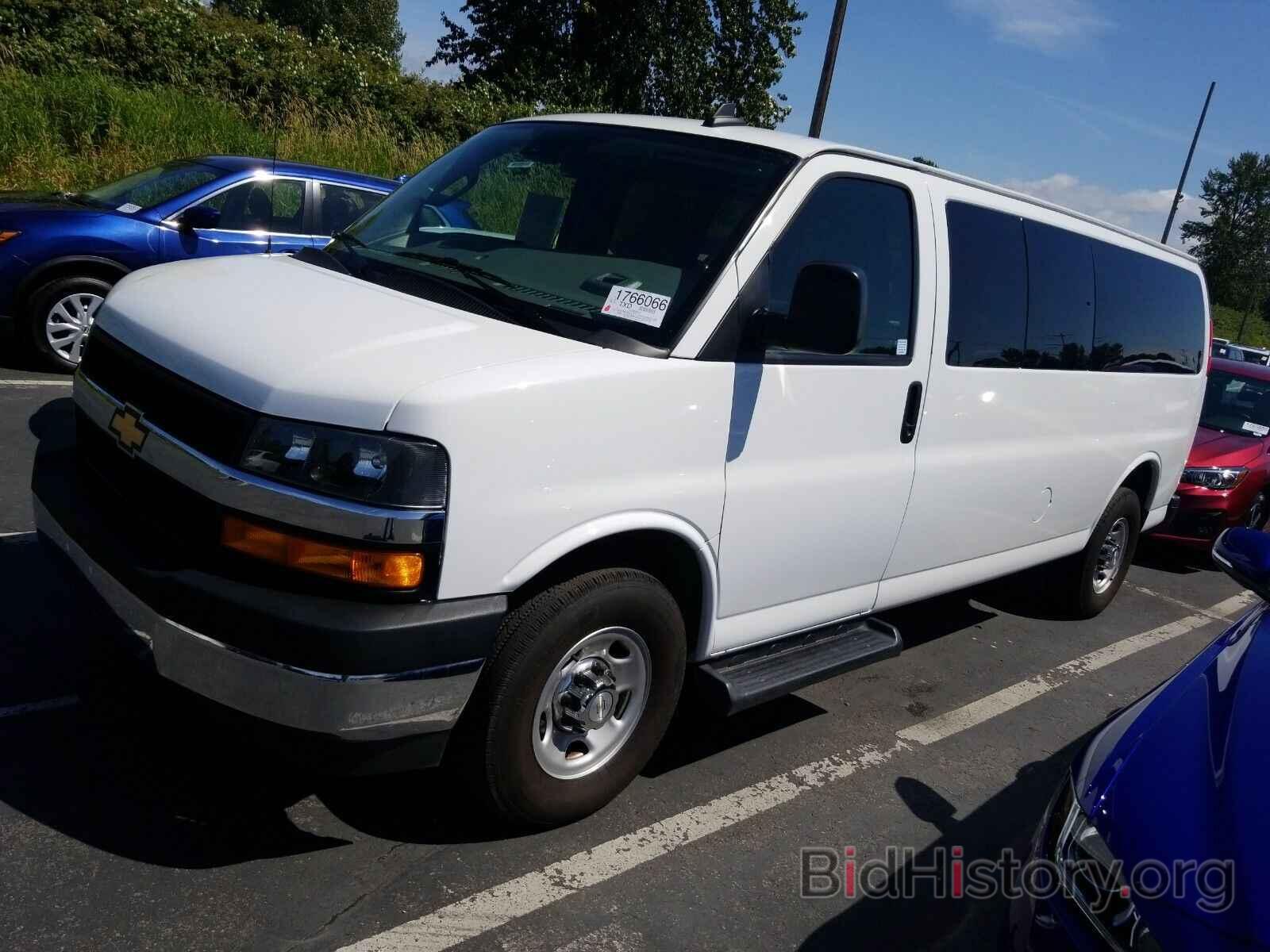Photo 1GAZGPFG0K1223175 - Chevrolet Express Passenger 2019