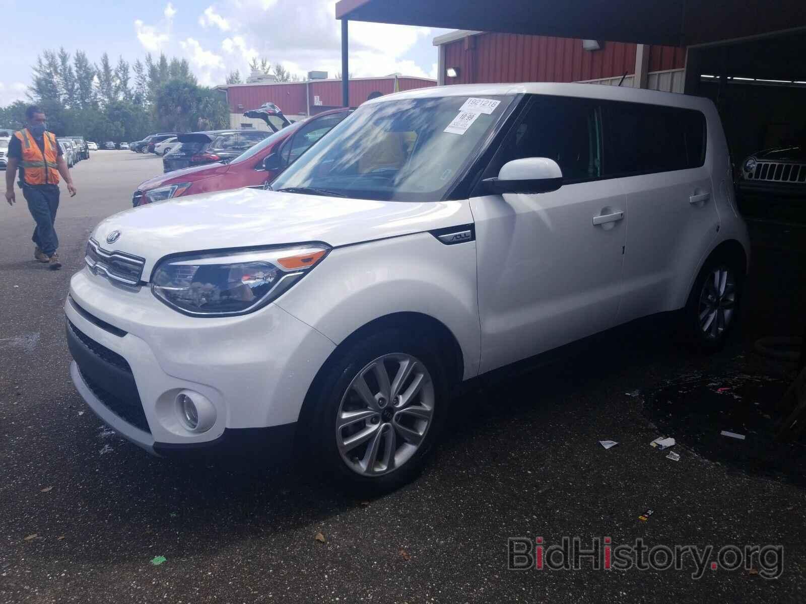 Фотография KNDJP3A59K7674881 - Kia Soul 2019