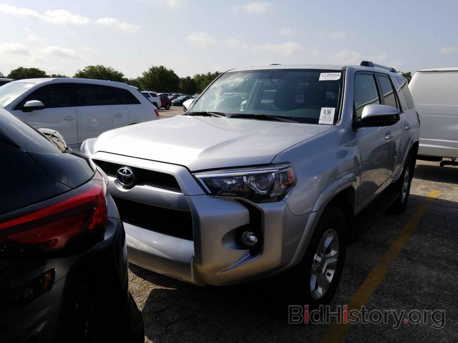 Photo JTEBU5JR0K5658068 - Toyota 4Runner SR5 2019