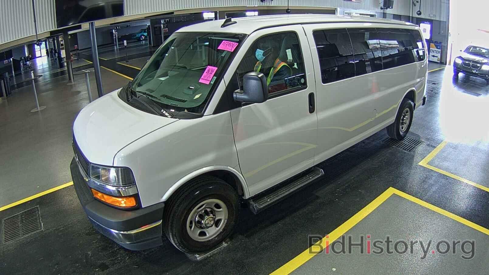 Photo 1GAZGPFG4K1200580 - Chevrolet Express Passenger 2019