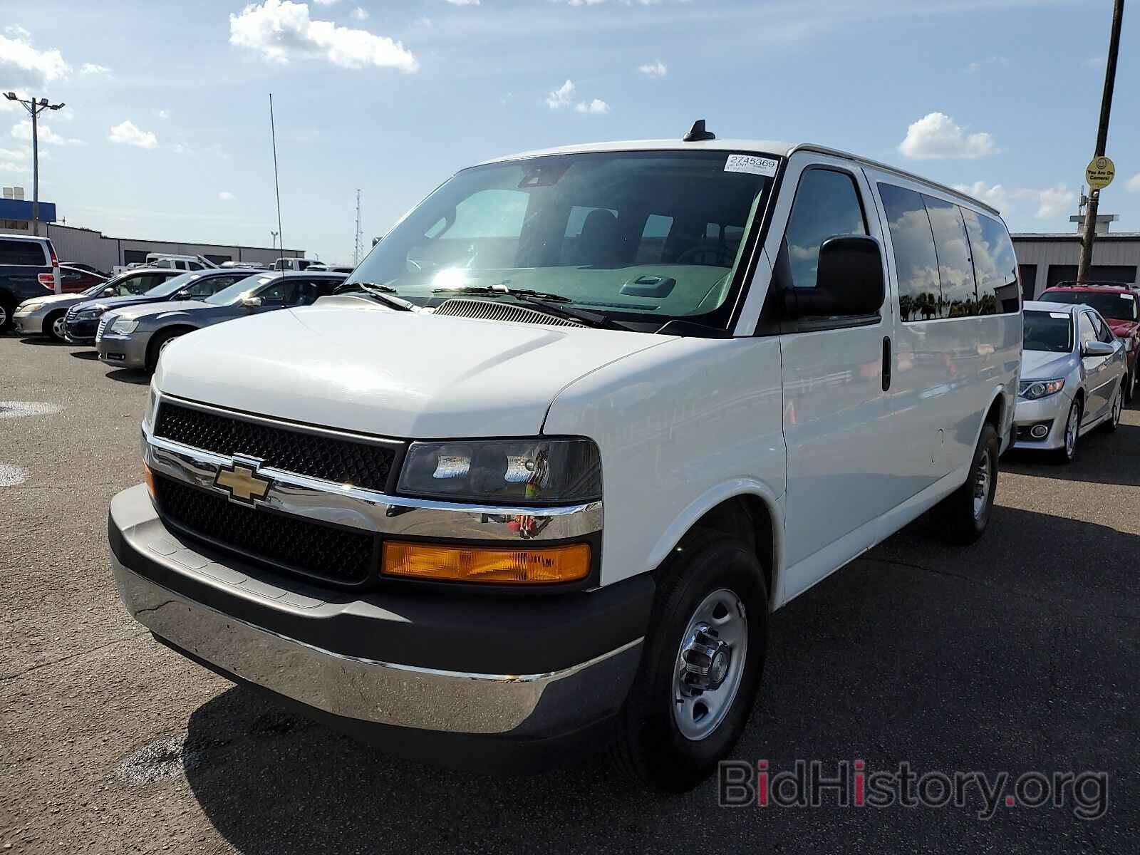 Photo 1GAWGFFG9K1185961 - Chevrolet Express Passenger 2019