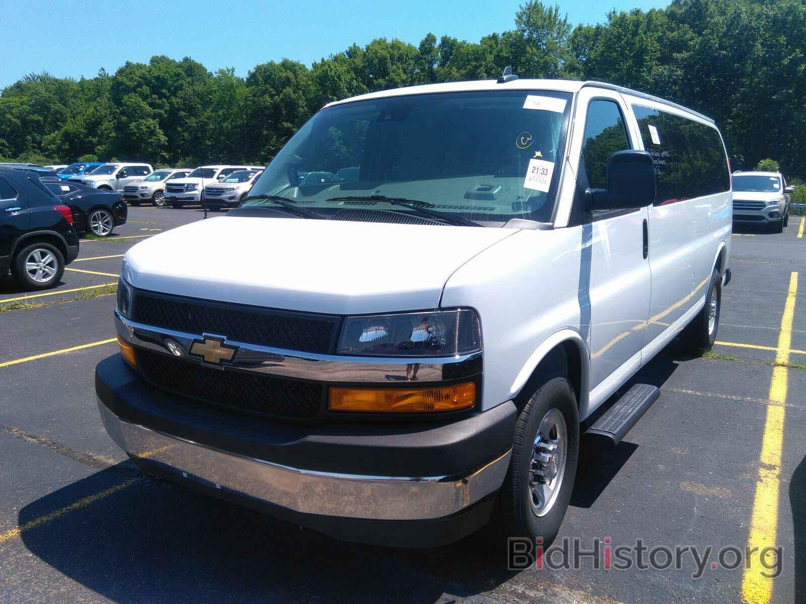 Photo 1GAZGPFG4L1121329 - Chevrolet Express Passenger 2020