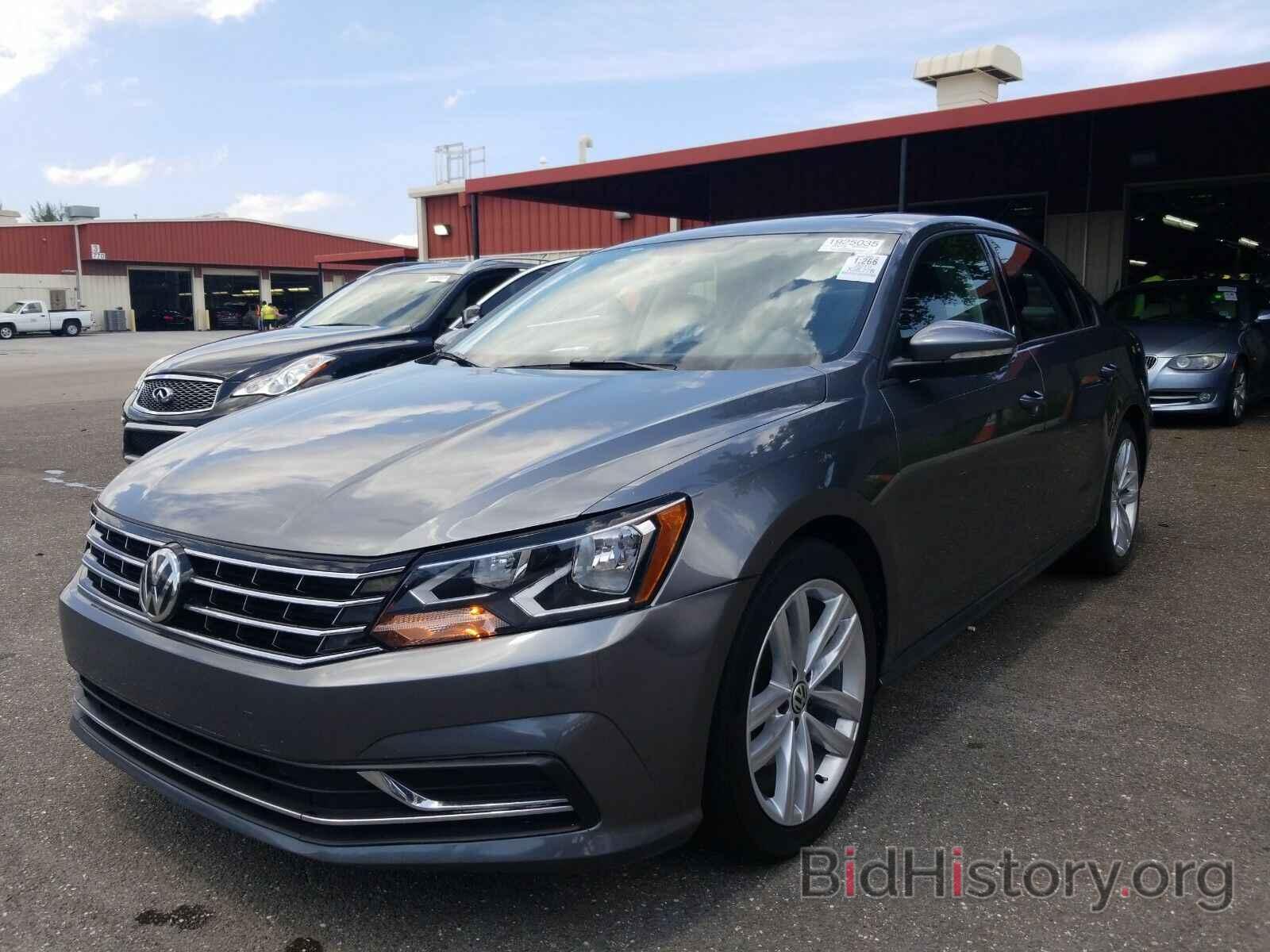 Photo 1VWLA7A32KC013603 - Volkswagen Passat 2019