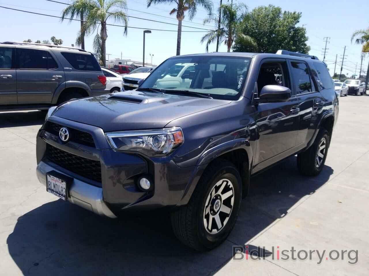 Photo JTEBU5JRXK5686640 - Toyota 4Runner 2019