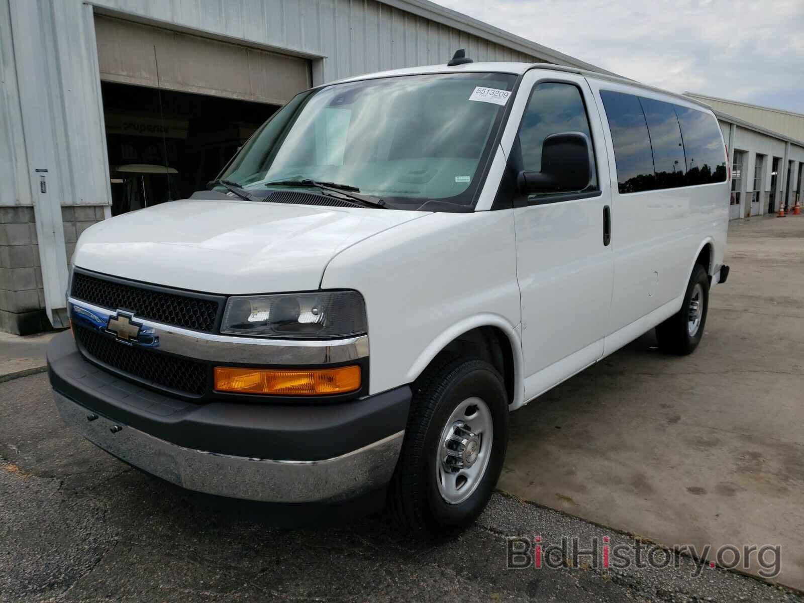 Фотография 1GAWGFFG5L1184338 - Chevrolet Express Passenger 2020