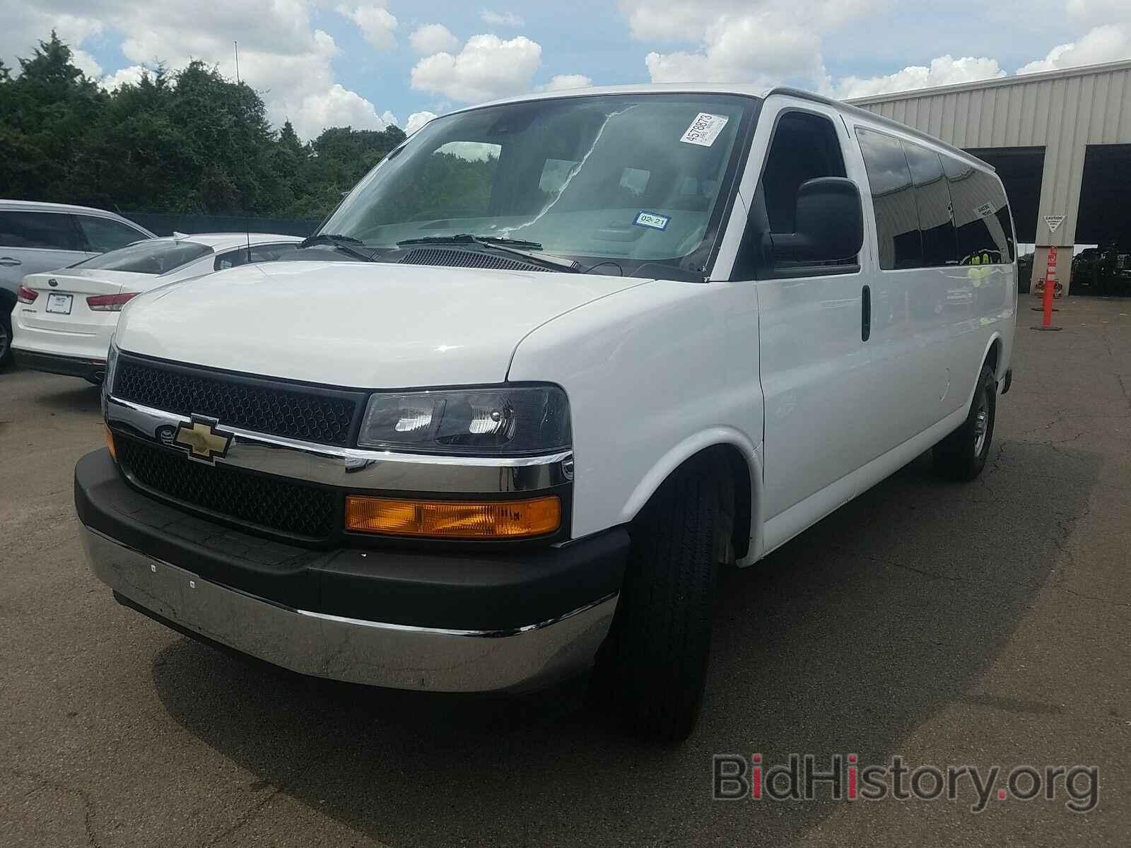 Photo 1GAZGPFG7K1253399 - Chevrolet Express Passenger 2019